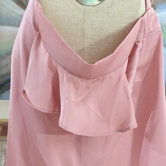 🌹SoHo New York & Company Cold Shoulder Top - Picture 4 of 13